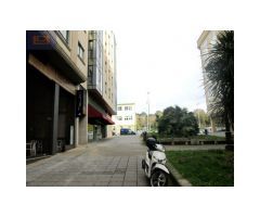 Bajo comercial zona Hispanidad calle peatonal