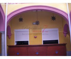 ¡¡ CASA CON LOCAL COMERCIAL EN LA CALLE LARGA !!