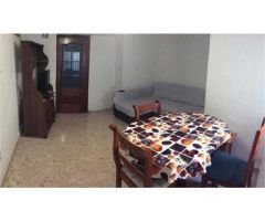 ¡¡ CASA CERCA DE LA PLAZA SAN LUCAS CON POSIBILIDAD DE GARAJE !!