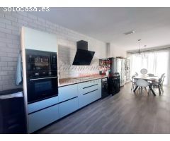 ¡¡ ESPECTACULAR CHALET A ESTRENAR EN SHERRY GOLF CON AMPLIOS PATIOS !!