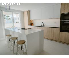 Único ático dúplex reformado en Aloha Royal, Los Naranjos, Valle del Golf,