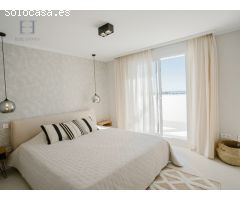 Único ático dúplex reformado en Aloha Royal, Los Naranjos, Valle del Golf,