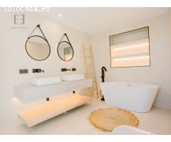 Único ático dúplex reformado en Aloha Royal, Los Naranjos, Valle del Golf,