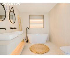 Único ático dúplex reformado en Aloha Royal, Los Naranjos, Valle del Golf,