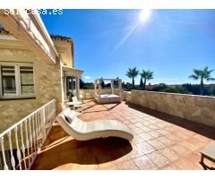 Villa de lujo con vistas panorámicas al mar en Elviria
