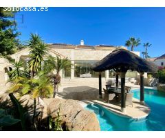 Villa de lujo con vistas panorámicas al mar en Elviria