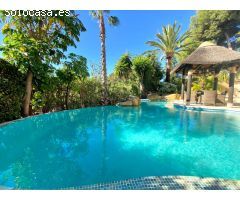 Villa de lujo con vistas panorámicas al mar en Elviria
