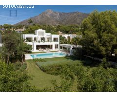 Villa de Lujo Elegante en Altos Reales, Milla de Oro de Marbella