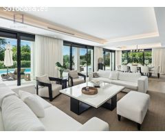 Lujosa villa en Nueva Andalucía con vistas en primera línea de golf