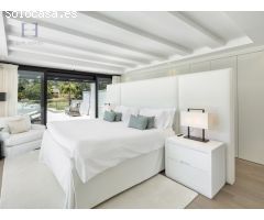 Lujosa villa en Nueva Andalucía con vistas en primera línea de golf