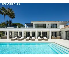 Lujosa villa en Nueva Andalucía con vistas en primera línea de golf