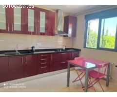 ESTUPENDO CHALET QUE CONSTA DE TRES DORMITORIOS, DOS SALONES, DOS BAÑOS, COCINA,