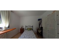 ESTUPENDO CHALET QUE CONSTA DE TRES DORMITORIOS, DOS SALONES, DOS BAÑOS, COCINA,