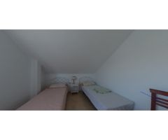 ESTUPENDO CHALET QUE CONSTA DE TRES DORMITORIOS, DOS SALONES, DOS BAÑOS, COCINA,
