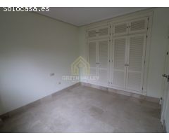 INCREÍBLE PLANTA BAJA CON AMPLIA TERRAZA EN LA MARINA DE SOTOGRANDE.