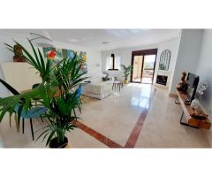 PRECIOSO ÁTICO DE 3 DORMITORIOS CON AMPLIA TERRAZA EN LA MARINA DE SOTOGRANDE.