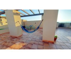 PRECIOSO ÁTICO DE 3 DORMITORIOS CON AMPLIA TERRAZA EN LA MARINA DE SOTOGRANDE.