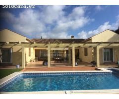 VILLA DE 5 DORMITORIOS CON PARCELA DE 170000 METROS, CERCA DE SOTOGRANDE
