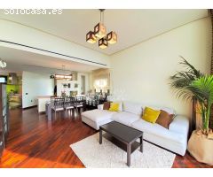 MODERNA VILLA EN TORREGUADIARO CON FABULOSAS VISTAS AL MAR, PISCINA Y 5