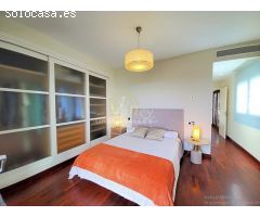 MODERNA VILLA EN TORREGUADIARO CON FABULOSAS VISTAS AL MAR, PISCINA Y 5