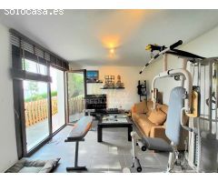 MODERNA VILLA EN TORREGUADIARO CON FABULOSAS VISTAS AL MAR, PISCINA Y 5