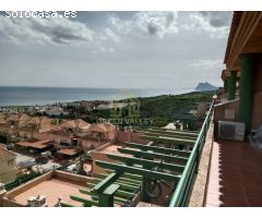 ÁTICO TOTALMENTE REFORMADO Y AMUEBLADO CON GRAN TERRAZA E IMPRESIONANTES VISTAS