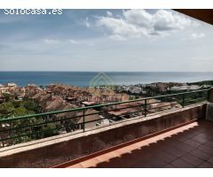 ÁTICO TOTALMENTE REFORMADO Y AMUEBLADO CON GRAN TERRAZA E IMPRESIONANTES VISTAS