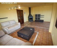 IMPRESIONANTE CHALET DE 5 HABITACIONES Y 3 BAÑOS, CON VISTAS AL MAR, EN