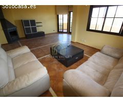 IMPRESIONANTE CHALET DE 5 HABITACIONES Y 3 BAÑOS, CON VISTAS AL MAR, EN