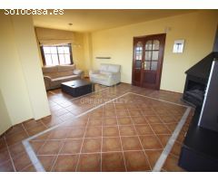 IMPRESIONANTE CHALET DE 5 HABITACIONES Y 3 BAÑOS, CON VISTAS AL MAR, EN