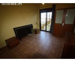 IMPRESIONANTE CHALET DE 5 HABITACIONES Y 3 BAÑOS, CON VISTAS AL MAR, EN