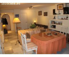 APARTAMENTO PLANTA BAJA CON GRAN JARDÍN EN SOTOGRANDE COSTA.