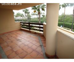 INCREÍBLE APARTAMENTO CON AMPLIA TERRAZA EN LA MARINA DE SOTOGRANDE.