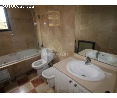 INCREÍBLE APARTAMENTO CON AMPLIA TERRAZA EN LA MARINA DE SOTOGRANDE.