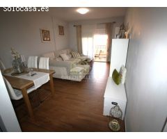 APARTAMENTO DE TRES DORMITORIOS EN URBANIZACIÓN PRIVADA CON JARDINES Y PISCINA.