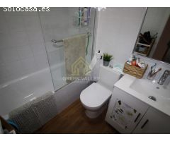 APARTAMENTO DE TRES DORMITORIOS EN URBANIZACIÓN PRIVADA CON JARDINES Y PISCINA.