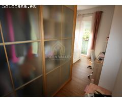 APARTAMENTO DE TRES DORMITORIOS EN URBANIZACIÓN PRIVADA CON JARDINES Y PISCINA.