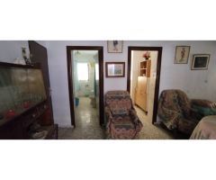 CASA EN ESCUZAR CON CASI 200M2