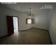 SE VENDE PISO PARA REFORMAR CERCA DEL CENTRO