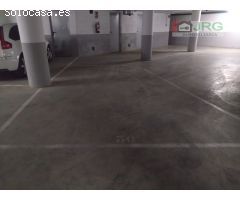 SE ALQUILA PLAZA DE PARKING PARA TODO EL AÑO