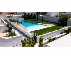 ÁTICO AMUEBLADO CON TERRAZA SUR Y AZOTEA
