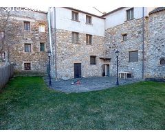 Casa tipica de pueblo en Laspuña.