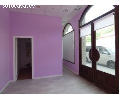 Local en zona comercial Ainsa.