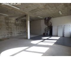 Local en zona comercial Ainsa.