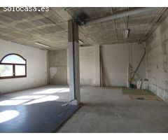 Local en zona comercial Ainsa.