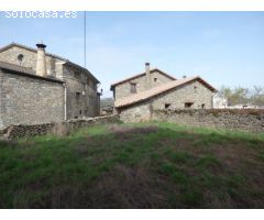 Parcela urbana a la entrada de la Sierra de Guara.