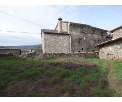 Parcela urbana a la entrada de la Sierra de Guara.