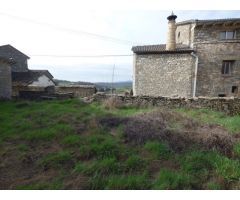 Parcela urbana a la entrada de la Sierra de Guara.