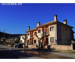 Casa adosada con terraza en Ainsa-Sobrarbe.