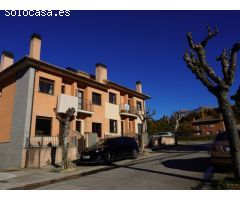 Casa adosada con terraza en Ainsa-Sobrarbe.